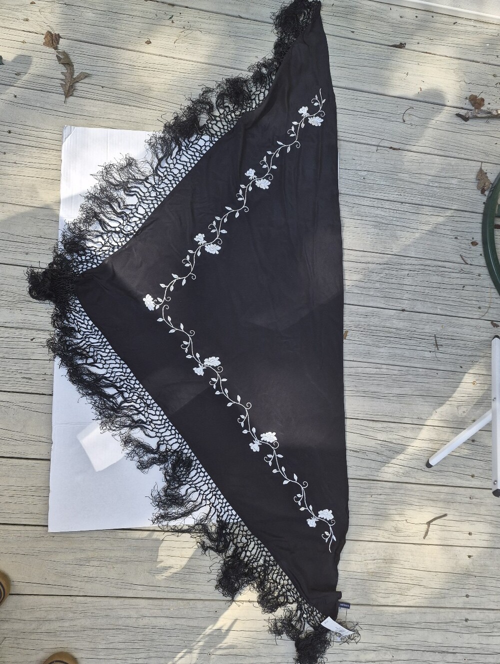 NWT 2003 Ann Taylor Black Shawl or Wrap with White Floral Embroidery and Fringe
